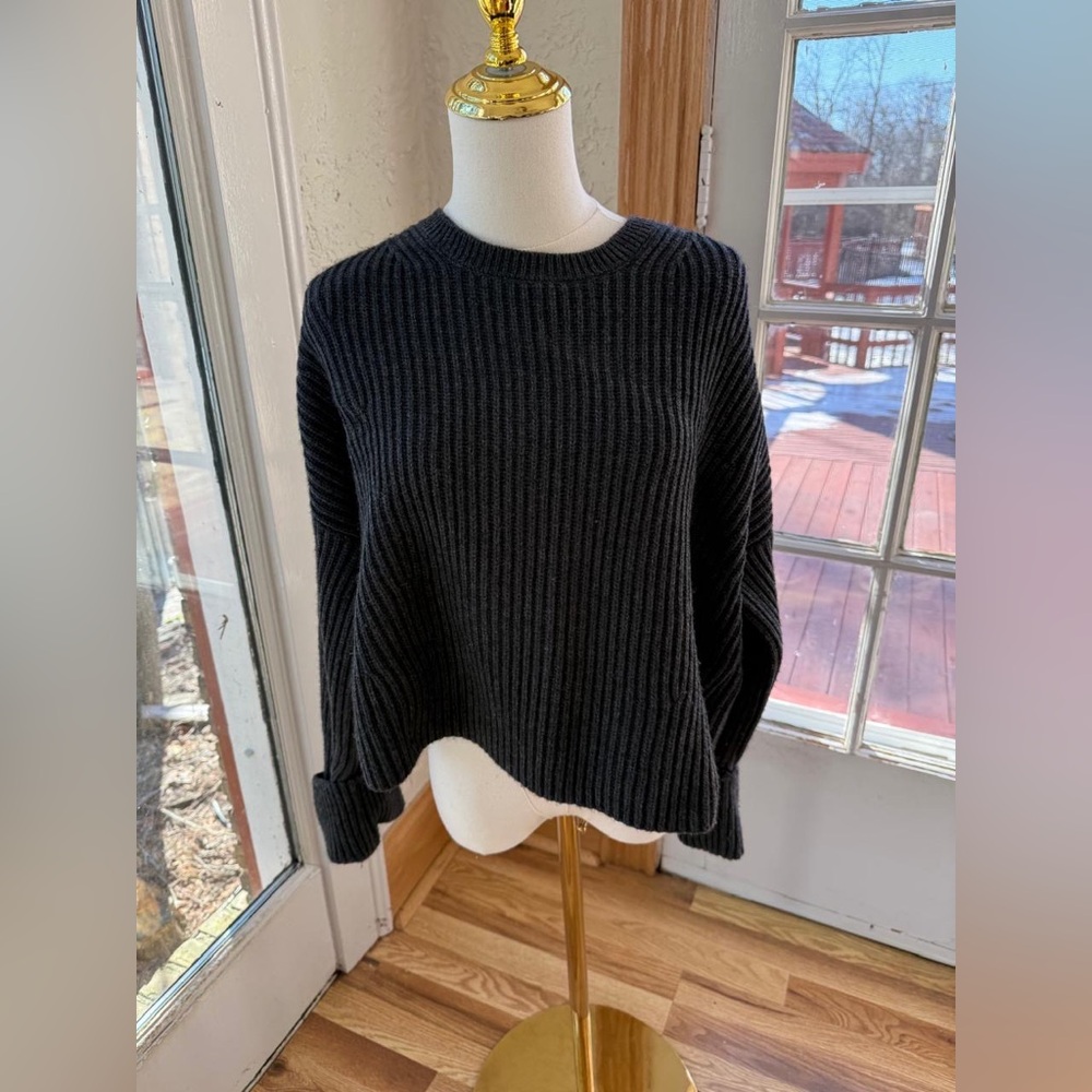 BANANA REPUBLIC super warm sweater in excellent condition size XL